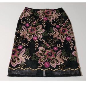 Tahari NWT gorgeous Floral Embroidered Skirt